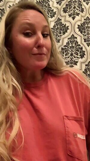 When “Hide-n-seek” is life and you only have seconds to work with ... The kids are closing in on me! 😳