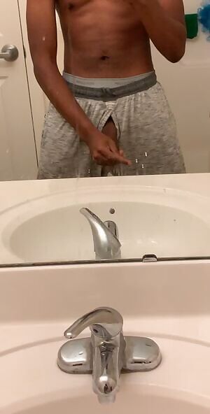 Who wants to get fucked raw first?😈💦💦