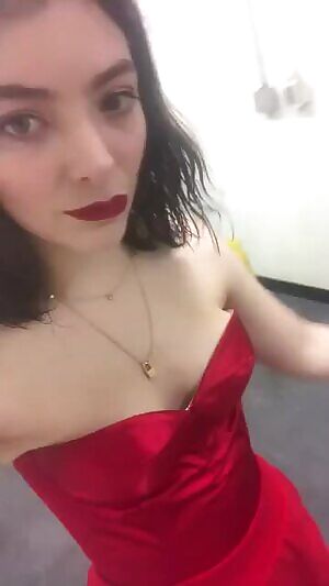 Hypnotized by watching Lorde's perky tits bounce around
