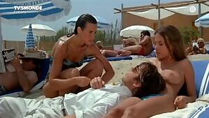 Betty Assenza and Charlotte Kady in L'année des méduses