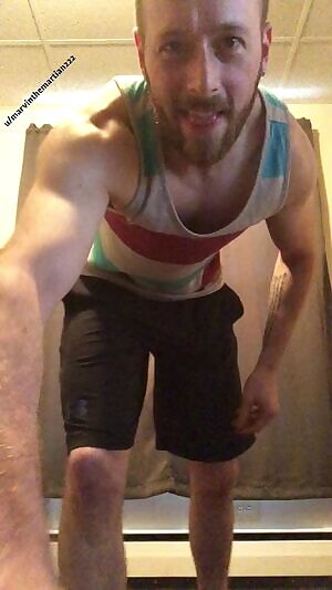 Strip and stroke me Saturday, any ladies want to assist me? 😈