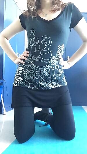 Last gif from classroom or a while because of Covid-19. Hope you enjoy the crotchless body😉