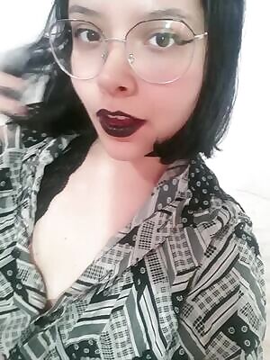 Let me show you a lot more today on a naughty with session! Also up for seeing more of you with a or Delivering custom today ♡