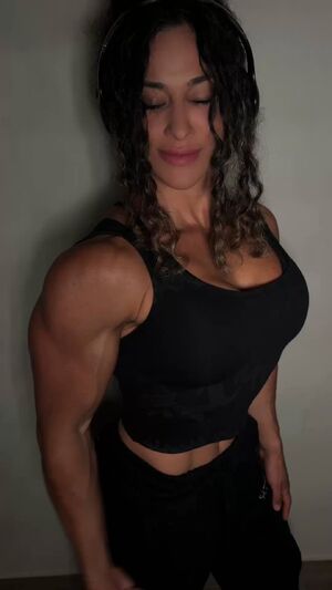 Muscle Mommies Muscles Muscular Girl