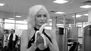 How would you fuck Scarlett Bordeaux