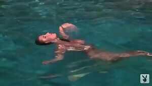 Amanda Cerny's artificial floatation devices