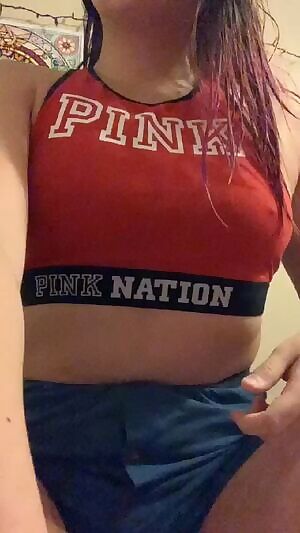 1st post !! smol titty drop