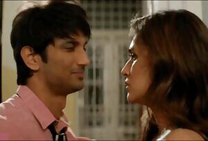 Fuck this kiss of Kriti sanon is so seducing, Sushant must have tasted her lips completely and enjoyed every moment.