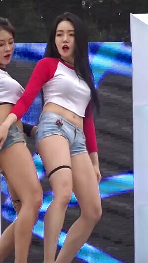 Group Bambino Feeling and Grinding each other