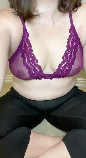 Some bouncy Bs. So titty shake, drop, or reveal..I don’t know, but they’re real and they’re spectacular 😉💋