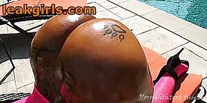 Big black oiled ass