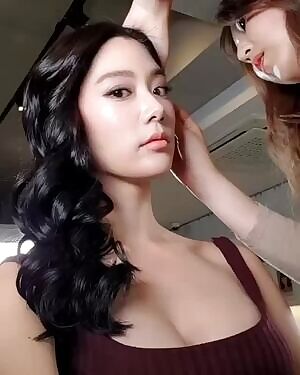 CLARA LEE - Eye Contact, Boobs, & A Great Workout Position