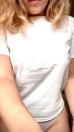 Just some Saturday morning tits and a little bit of bed head, you don’t mind, right? 😇