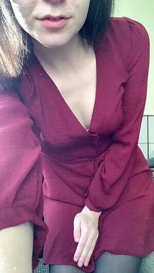 happy friday, reaks 😜 little peak from the office