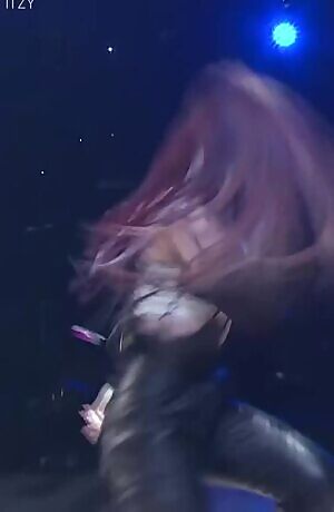 itzy - chaeryeong butt in leather