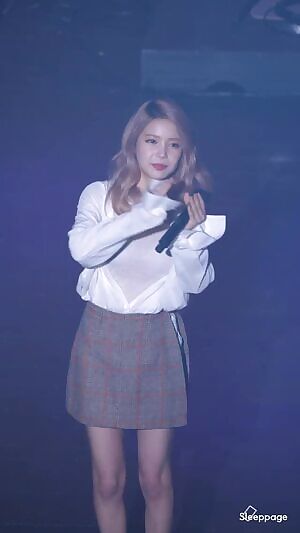 MAMAMOO Solar Showing off her melons