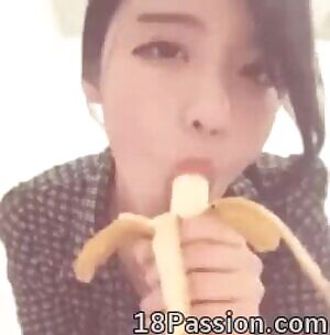 One hot and juicy banana