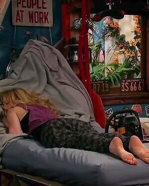 Jennette McCurdy's perfect jiggle