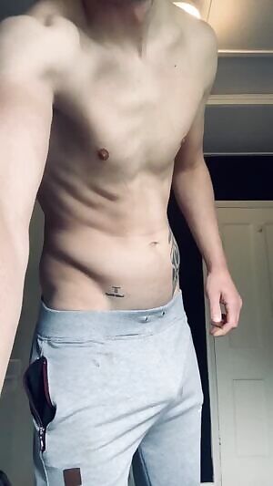 Pre shower routine 😜