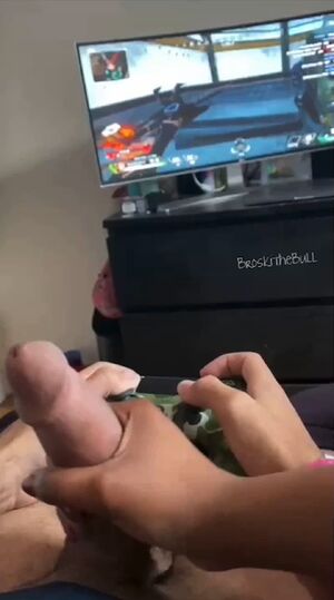 I might be getting a handjob but I'm still gonna hit the rez 💪🏼