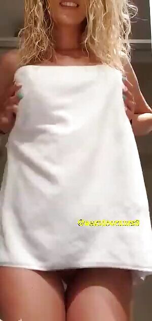 Instagram @nextdoornurs3