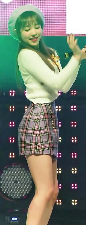 APRIL - Rachel hot teen babe