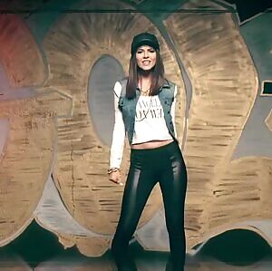 I can't stop loving Victoria Justice's ass