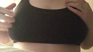 Sports bra gif — Part 1 of 4. 😘