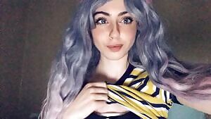 Indulge in some fun with this little college teen, vanilla or domme. friendly! // 🍑 //