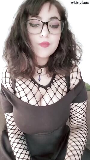 I'll be the big tiddy goth gf 😌💕🦇