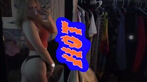 i put his hand up on my throat n told him squeeze that shit😈