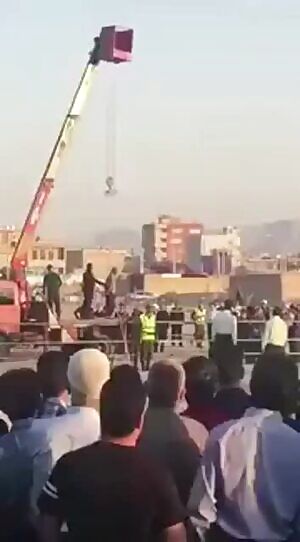 Rapist hung in front of a crowd