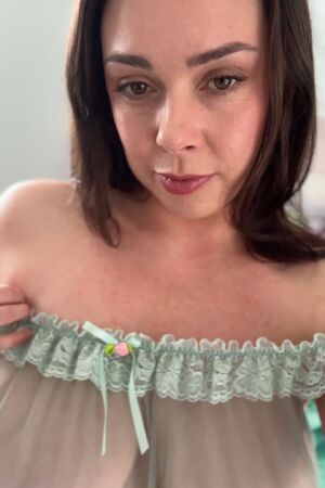 Come and snuggle between mommy’s boobs