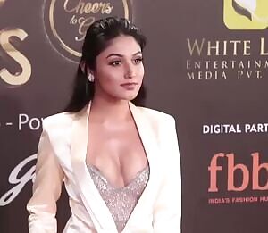 Donal Bisht nip slip!