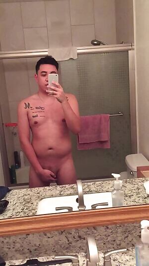 I know I don’t belong, but here’s a free striptease 😜