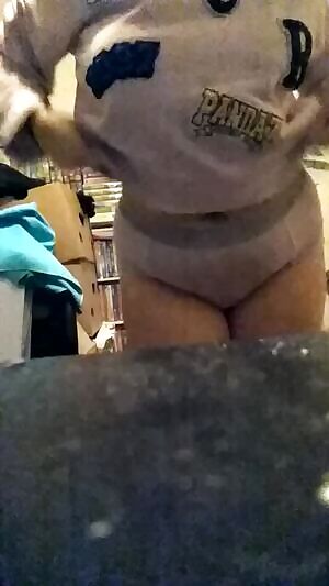 Managed to stop my video from frying too much with the help of kitty_pet!! It's shorter than the og one, but even better 😊