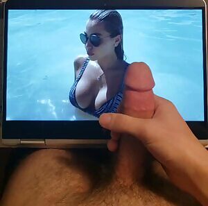 Big titties trying to edge