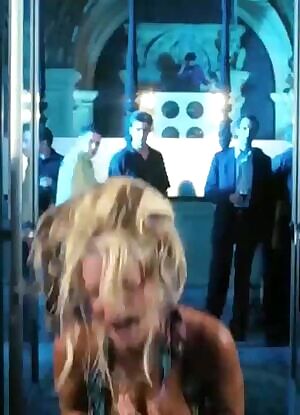 Jenny McCarthy melting down by shaking her tits