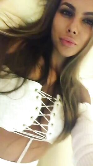 IG story - white top 2