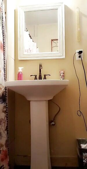 i fantasize about being fucked in front of a bathroom sink mirror way too often.. 😳☺️