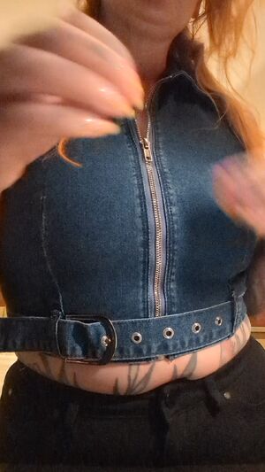 Real Tease Cleavage Erotic Goddess Natural Tits