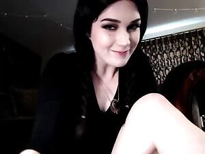 Evelyn Claire