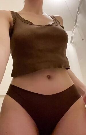 Do you like me in my shirt, in my bra or w nothing best ? ❣️🧸