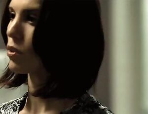 Christy Carlson Romano : shower time