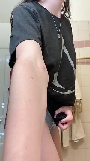 Let me come Assassinate that dick 😜