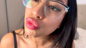 Lips & Tongues Fetish Kiss Kissing