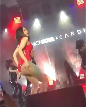 Carbi B shaking her big ass