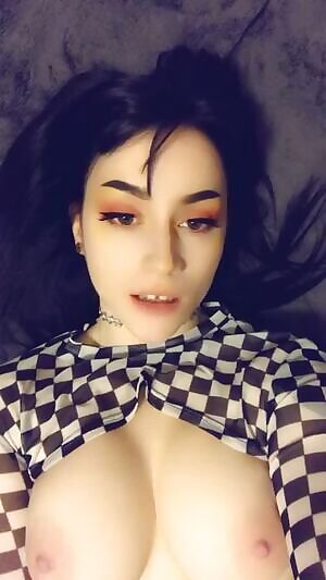 🖤tongues out for lyfe🖤