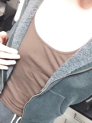 Stealing a minute away for you... 🐝