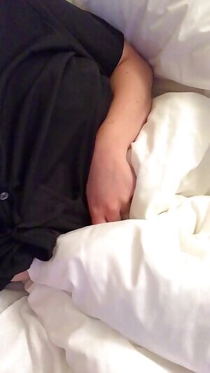 I’m horny and bored, pm me please